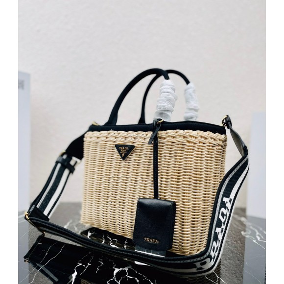 Pra*a tote bag in wicker and black canvas