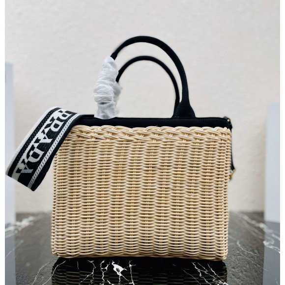 Pra*a tote bag in wicker and black canvas