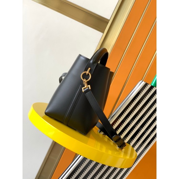 Saint Laurent Le 37 Small Bucket Bag in Black Leather