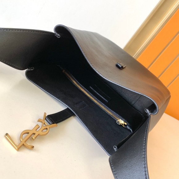 Saint Laurent Le 5 À 7 Soft Small Shoulder Bag in Black Leather Saint Laurent Le 5 À 7 Soft Small Shoulder Bag in Black Leather