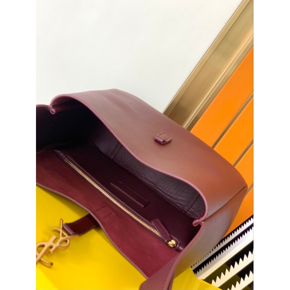 Saint Laurent Le 5 À 7 Soft Small Shoulder Bag in Bordeaux Leather