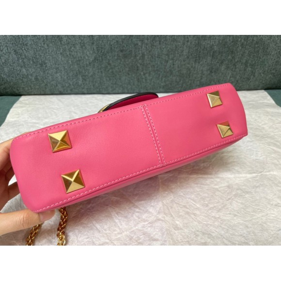 Valentino Stud Sign Shoulder Bag In Pink Nappa Leather