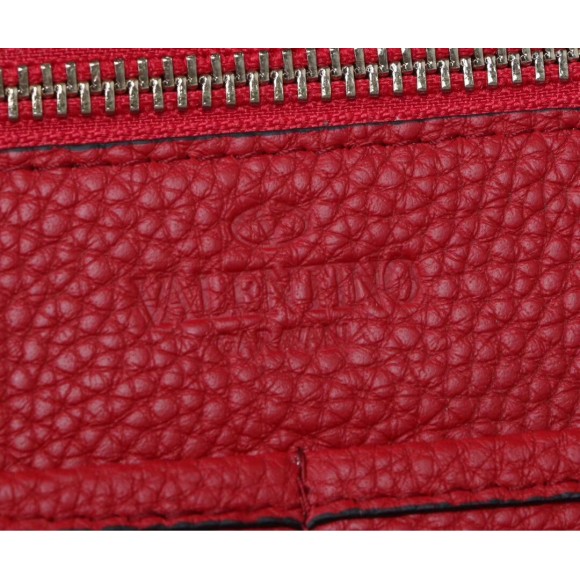 Valentino Rockstud Medium Tote In Red Grained Leather